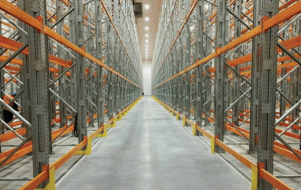 Steel-fiber reinforced concrete slabs reduced the number of construction joints and created more storage space. (Photo courtesy of Cubic33 Group.)